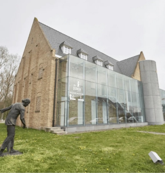 Vakantiewoning met zwembad dicht bij adbijmuseum Ter Duinen