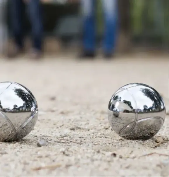 Petanque baan dicht bij vakantiehuis met zwembad